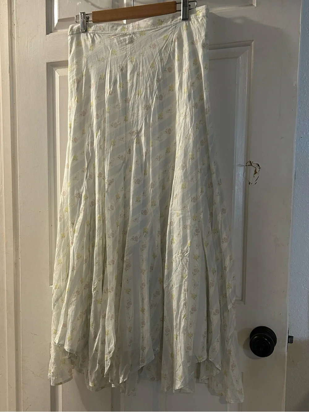 Polo by Ralph Lauren Cream Maxi Skirt with Pale Floral Print - Picture 2 of 3